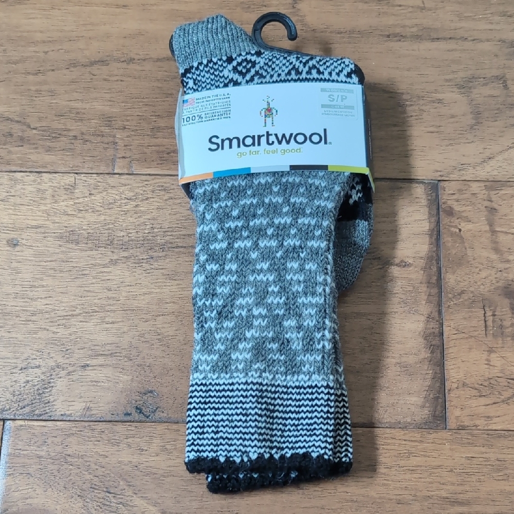 Smartwool Women's Black and Gray Patterned Socks Size Small